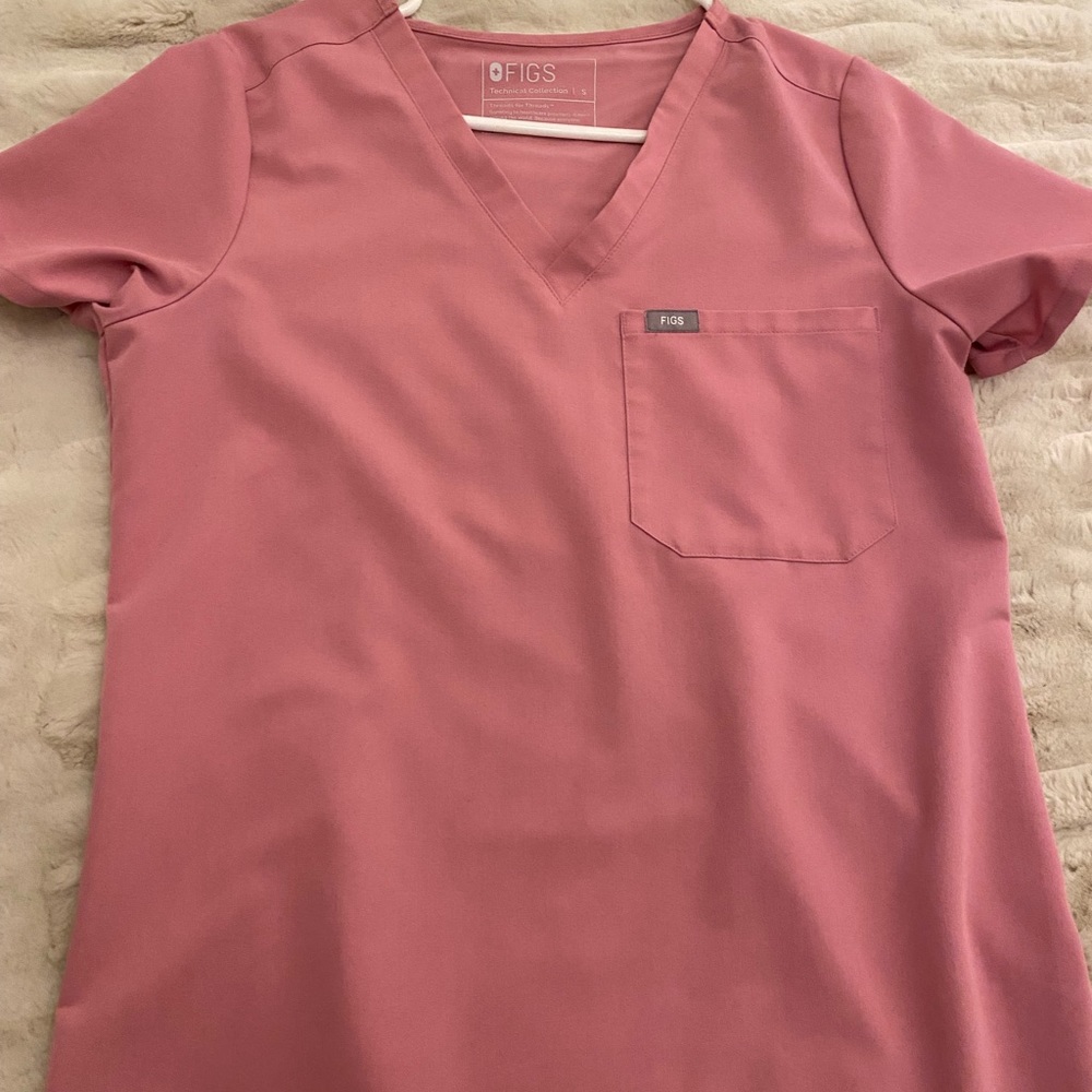 FIGS Catarina One-Pocket Scrub Top
